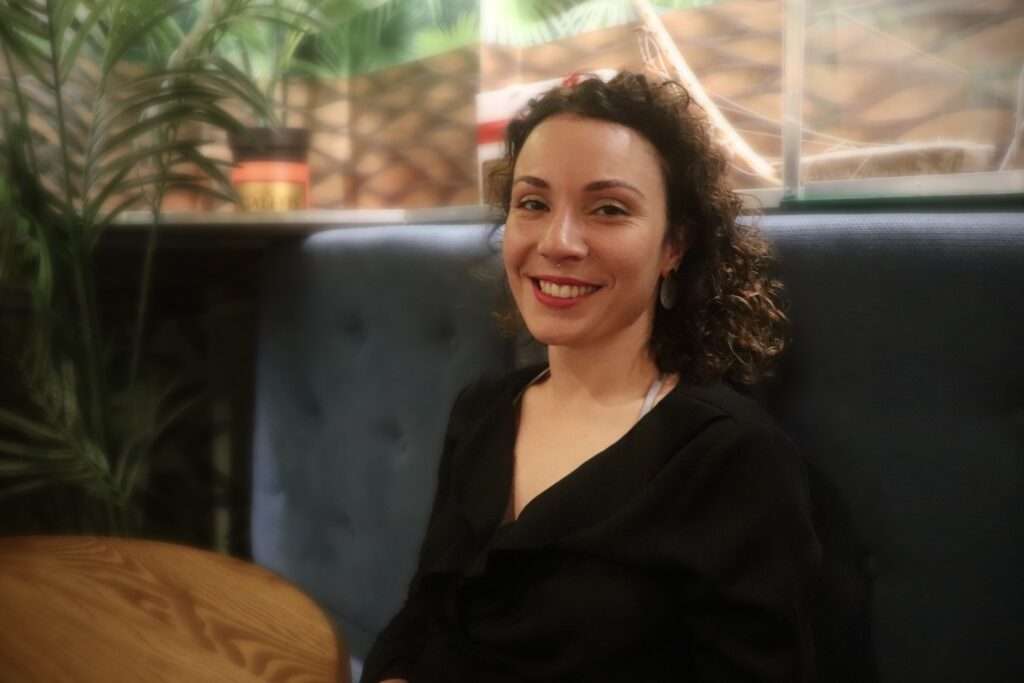 Noémi szemből