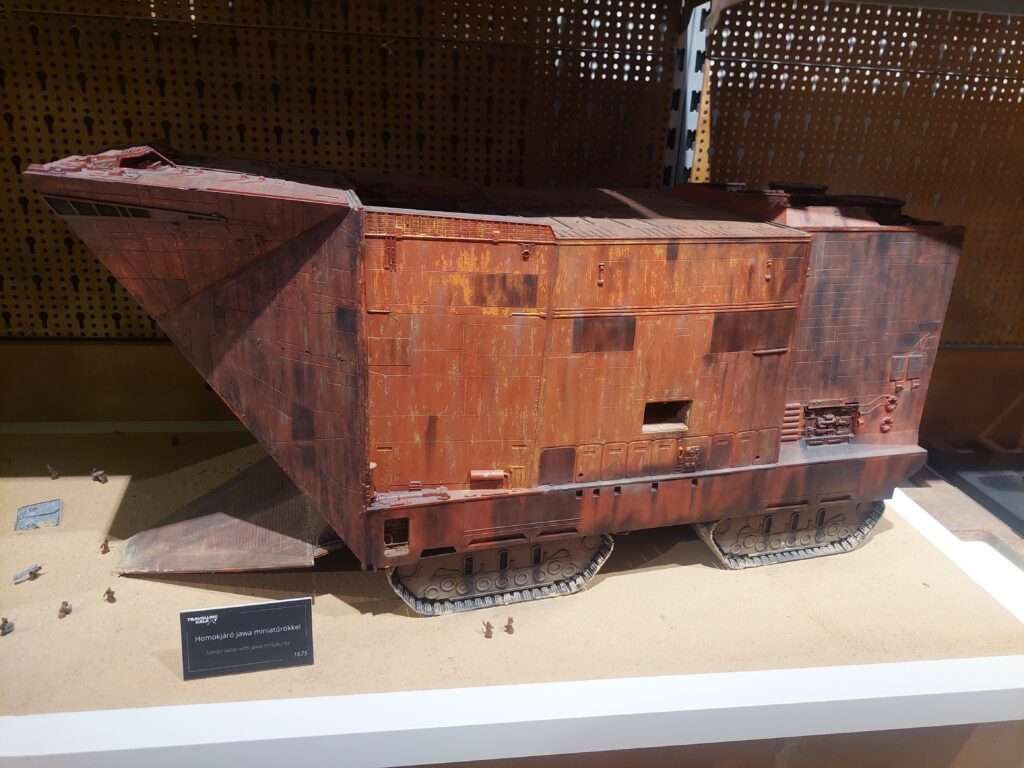 Homokjáró jawa miniatűrökkel