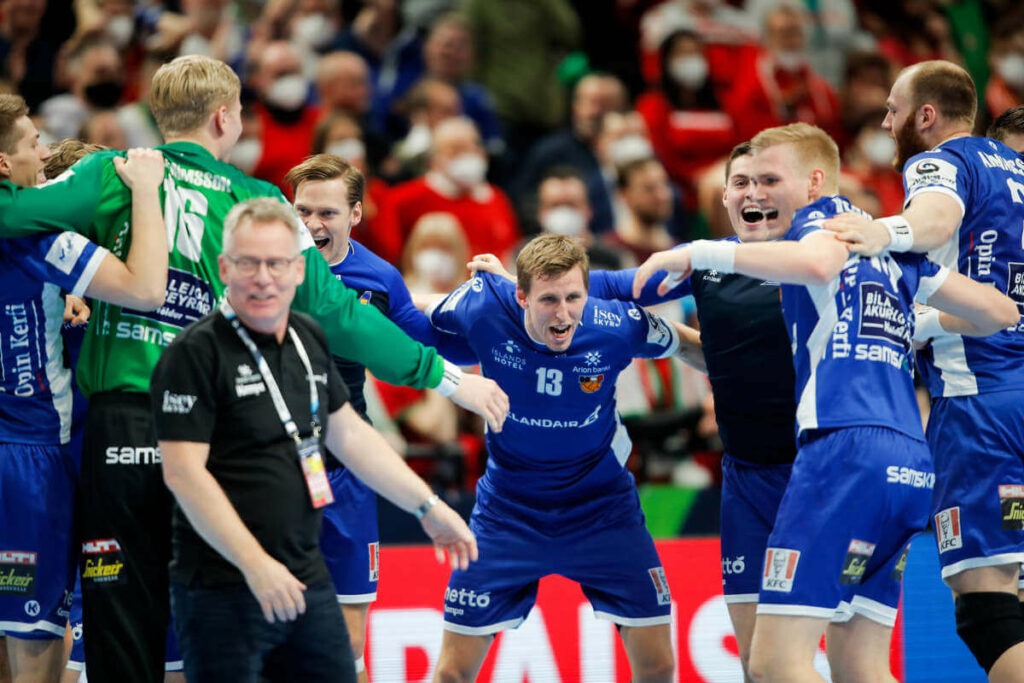 Az izlandi válogatott öröme